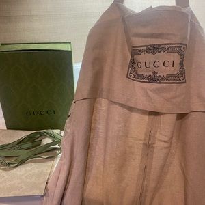 Gucci empty box four pieces box magnet, paper And ribbon..